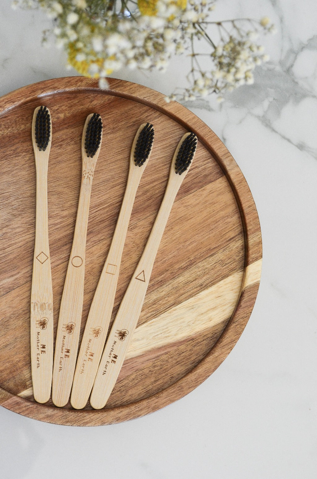 Cepillo Dental de Bambú con Cerdas de Carbón Activado (2 pack)