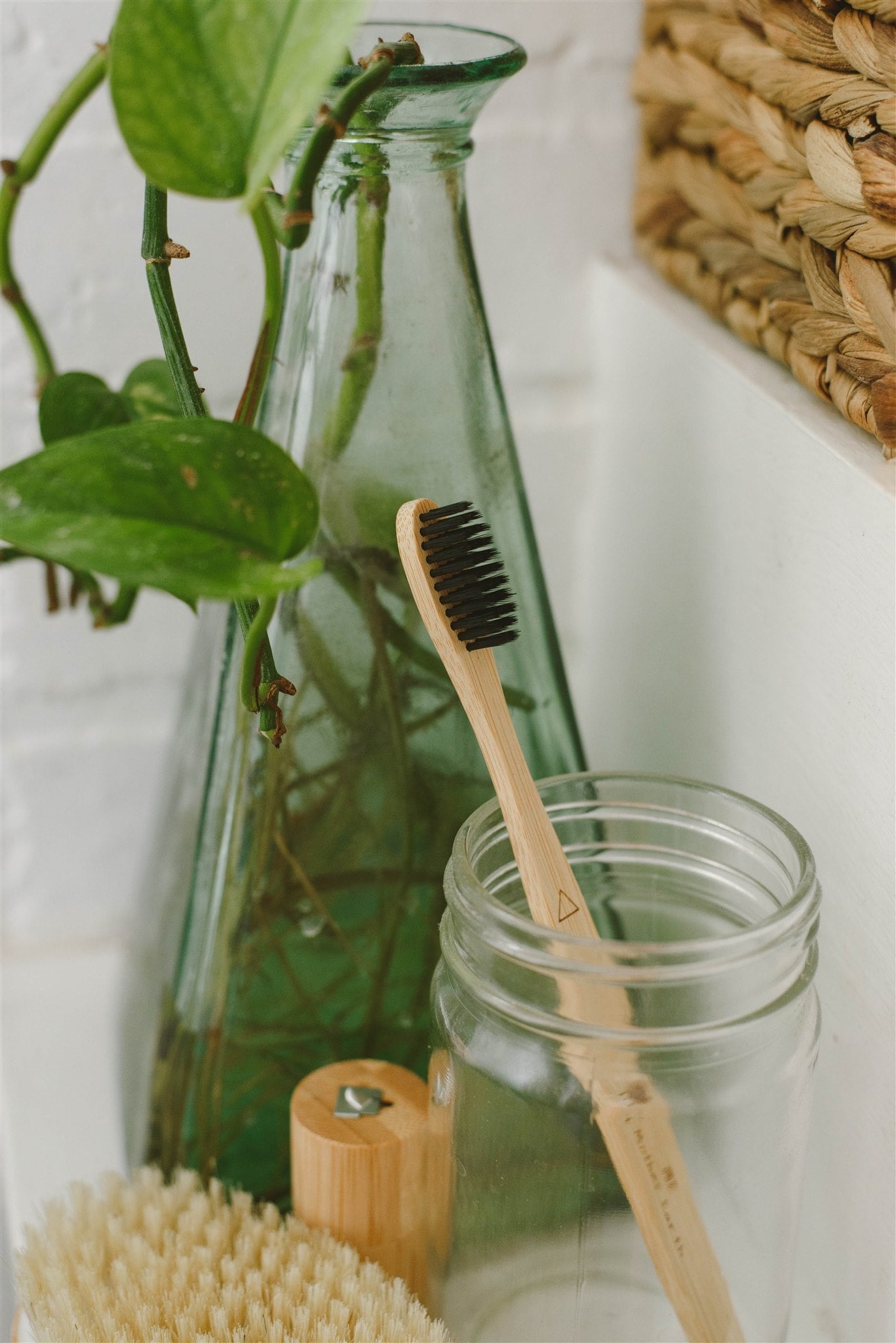 Cepillo Dental de Bambú con Cerdas de Carbón Activado (2 pack)